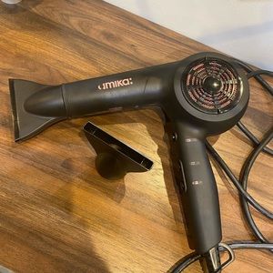 Amika Blow Dryer